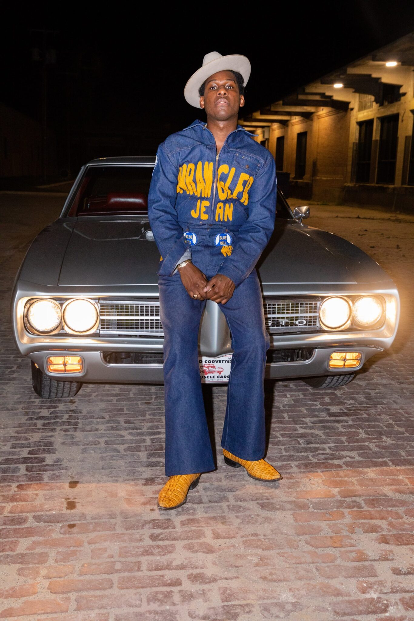 Leon-Bridges-Wrangler-Suit-scaled.jpg - Crypto and Coin NFT Evening